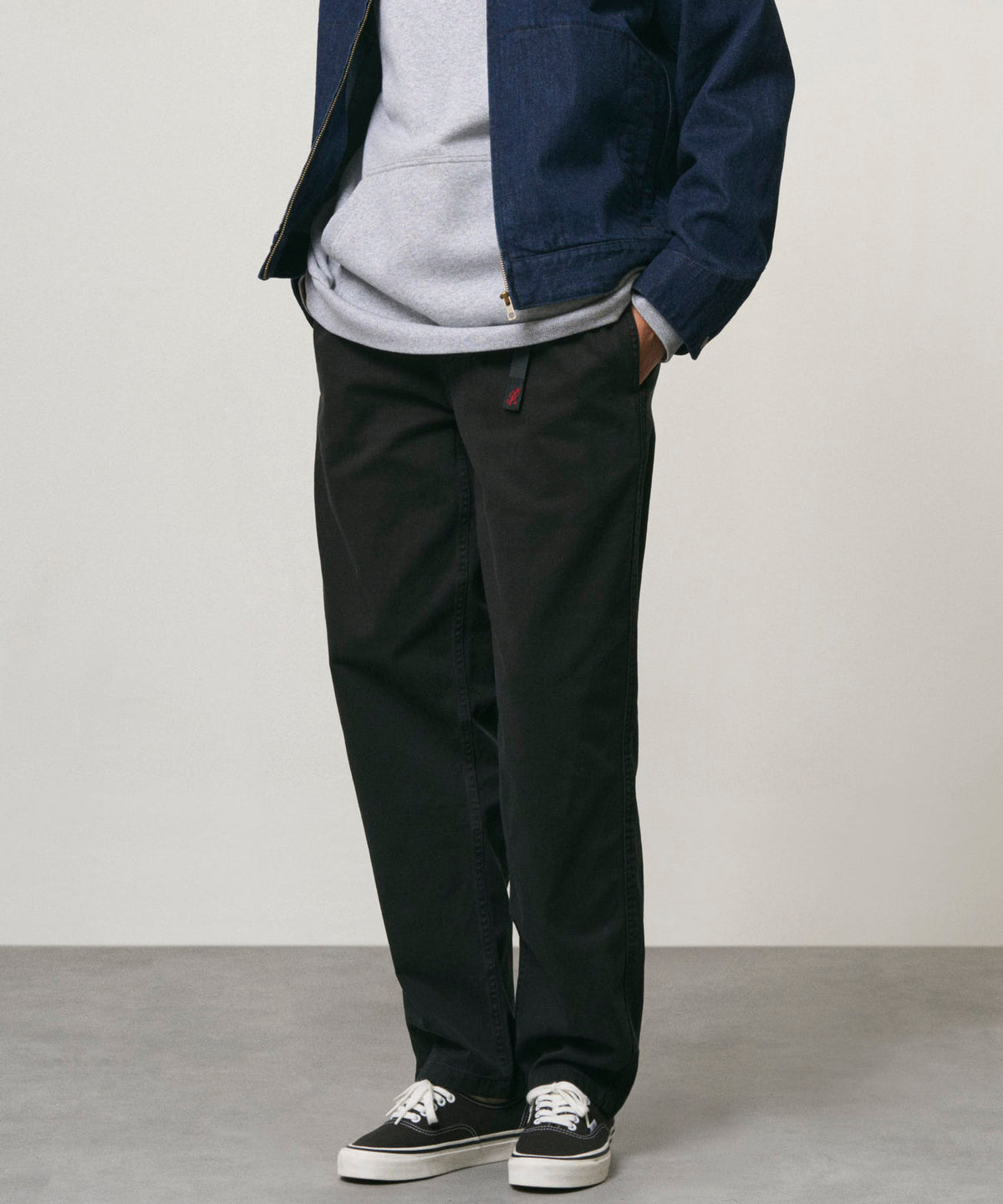 G202-OGT_BLACK_fitting_W1
