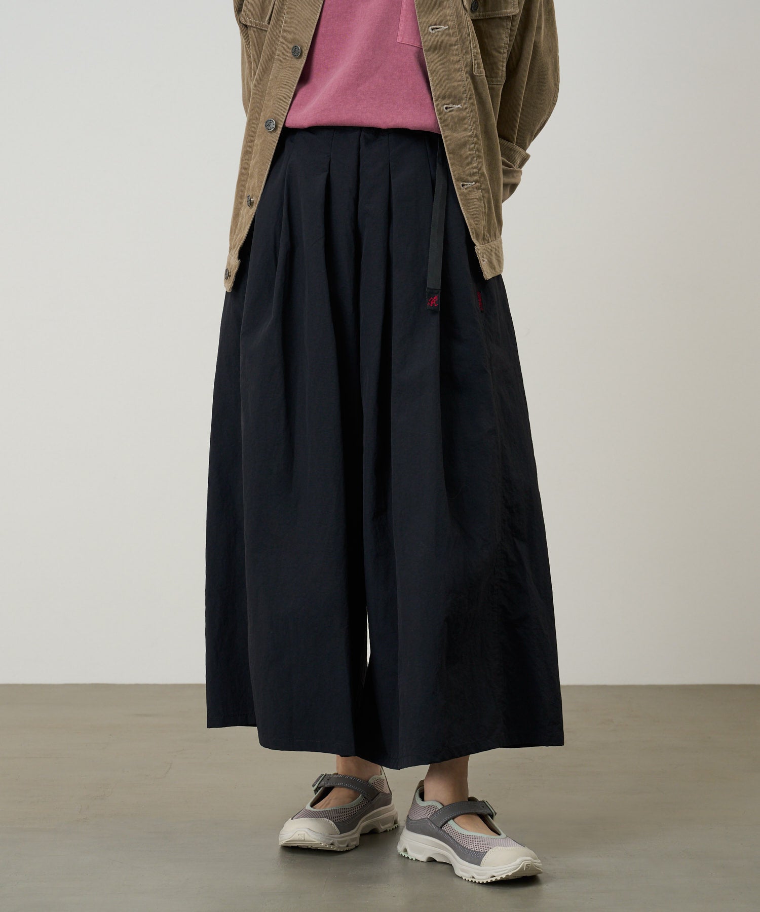 G2SW-SK034_BLACK_fitting_W2
