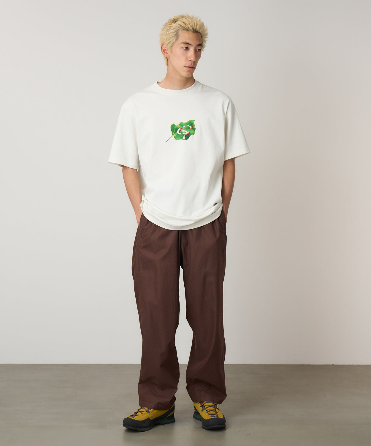 G5FU-T084_VINTAGEWHITE_fitting_U1