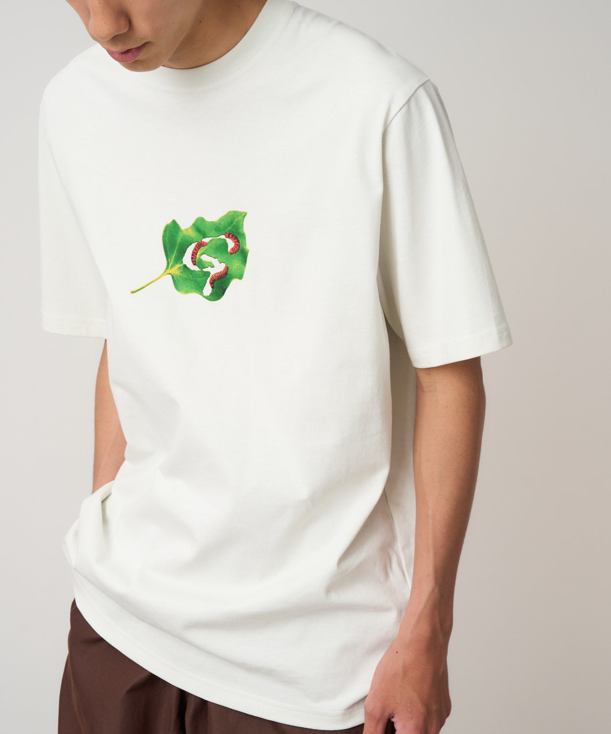 G5FU-T084_VINTAGEWHITE_fitting_U2