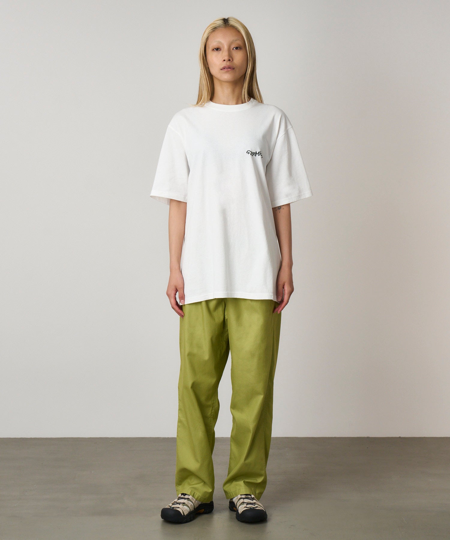 G5FU-T133_WHITE_fitting_U1