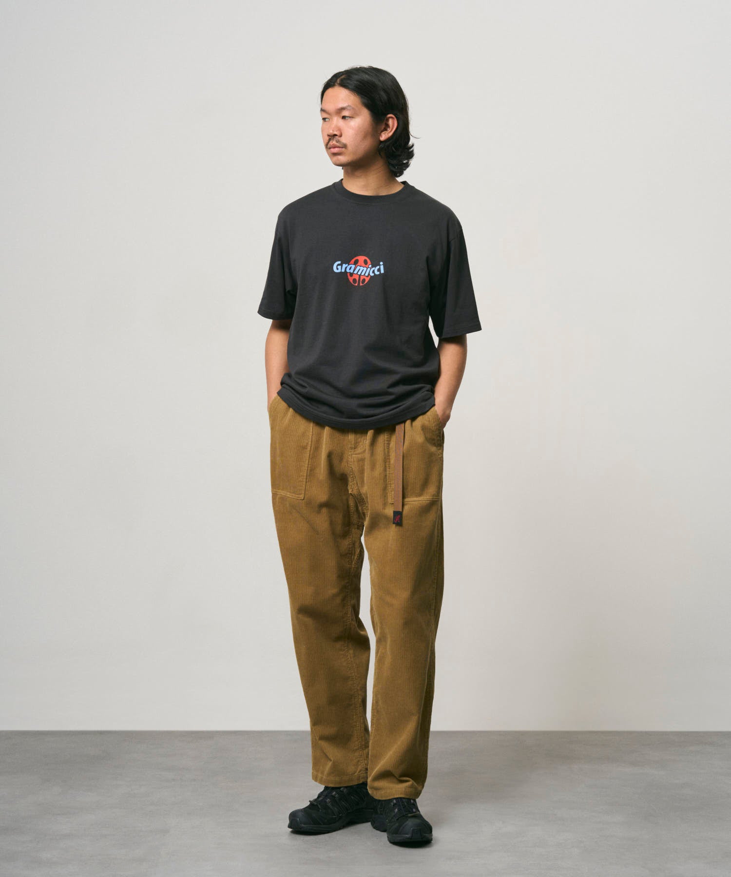 G6FM-T084_VINTAGE-BLACK_fitting_M2