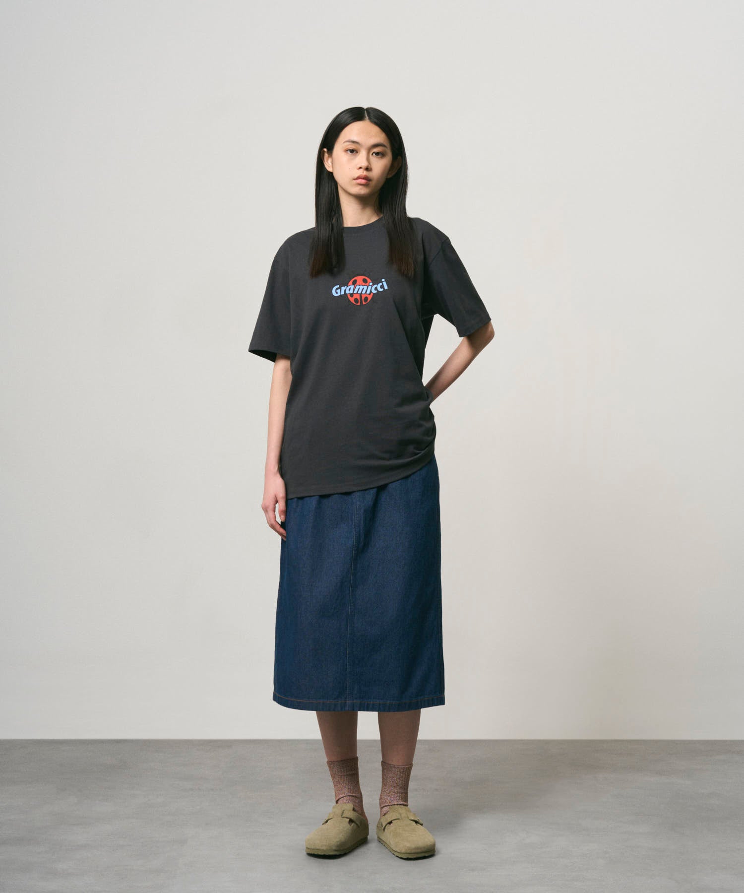 G6FM-T084_VINTAGE-BLACK_fitting_W2