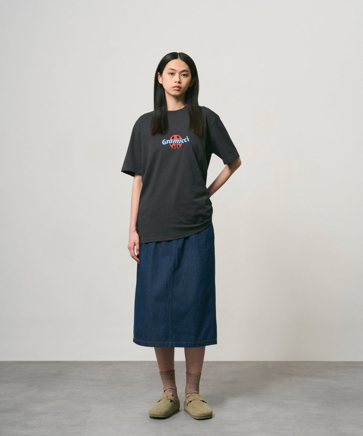G6FM-T084_VINTAGE-BLACK_fitting_W2