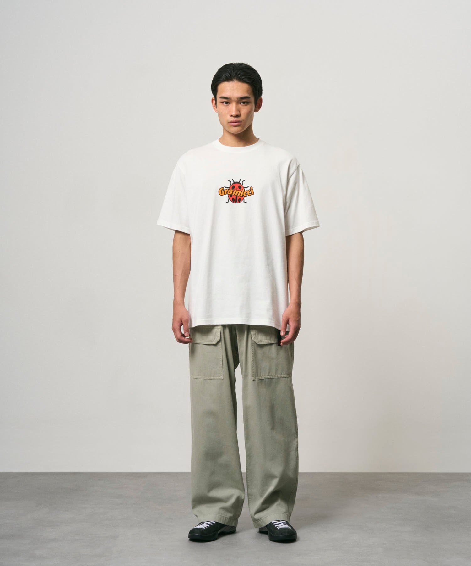 G6FM-T084_WHITE_fitting_M1