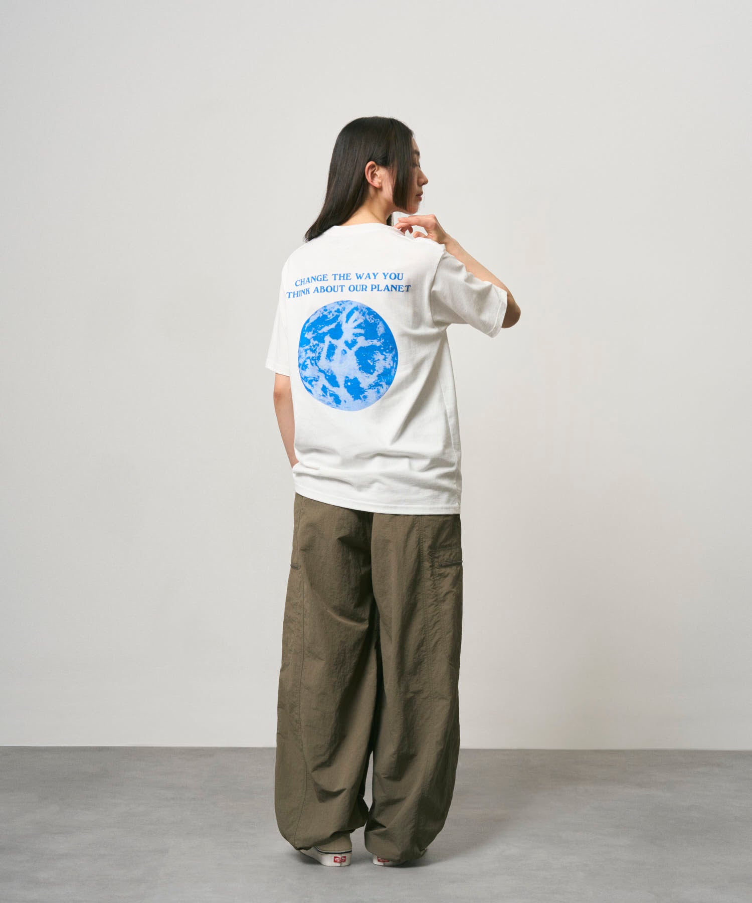 G6FM-T094_WHITE_fitting_W2