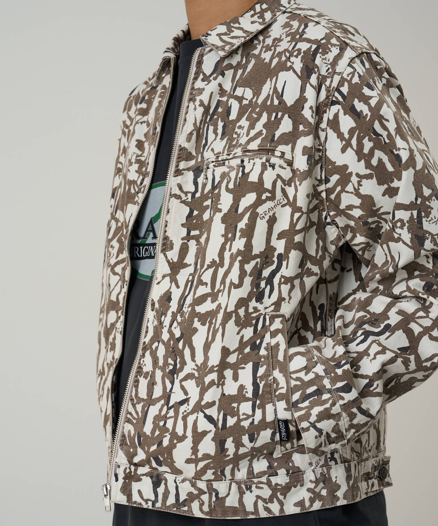 G6SM-J009_GREYREED_fitting_M2