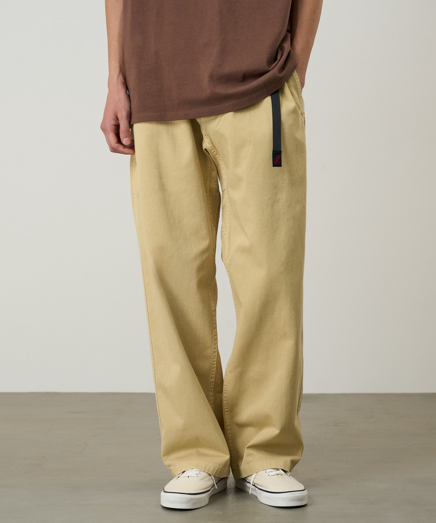 G6SM-P002-D_NATURALDYEDCHINO_fitting_M4
