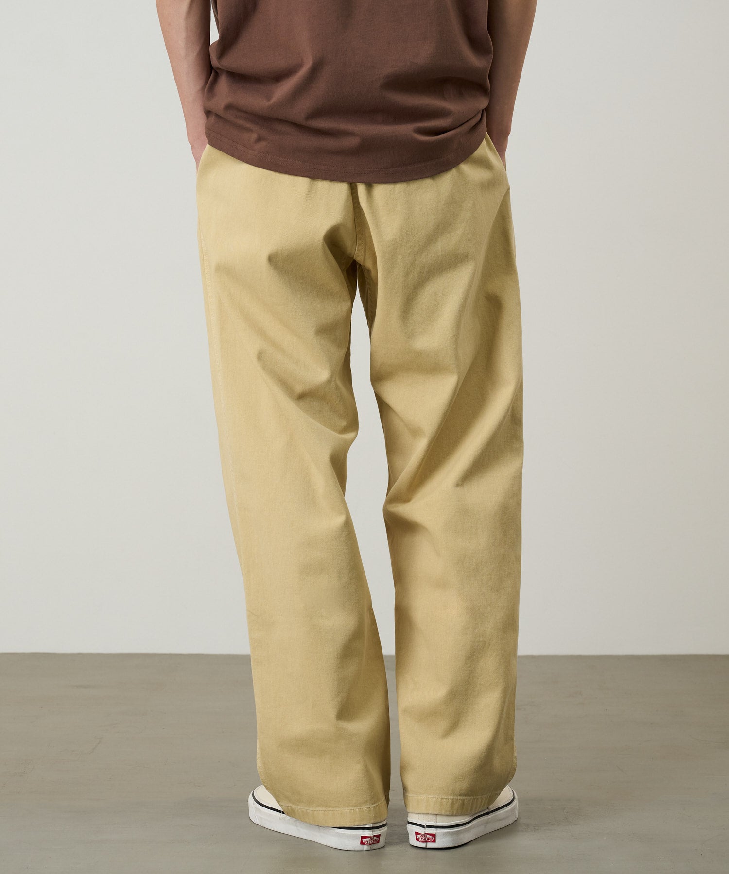 G6SM-P002-D_NATURALDYEDCHINO_fitting_M5