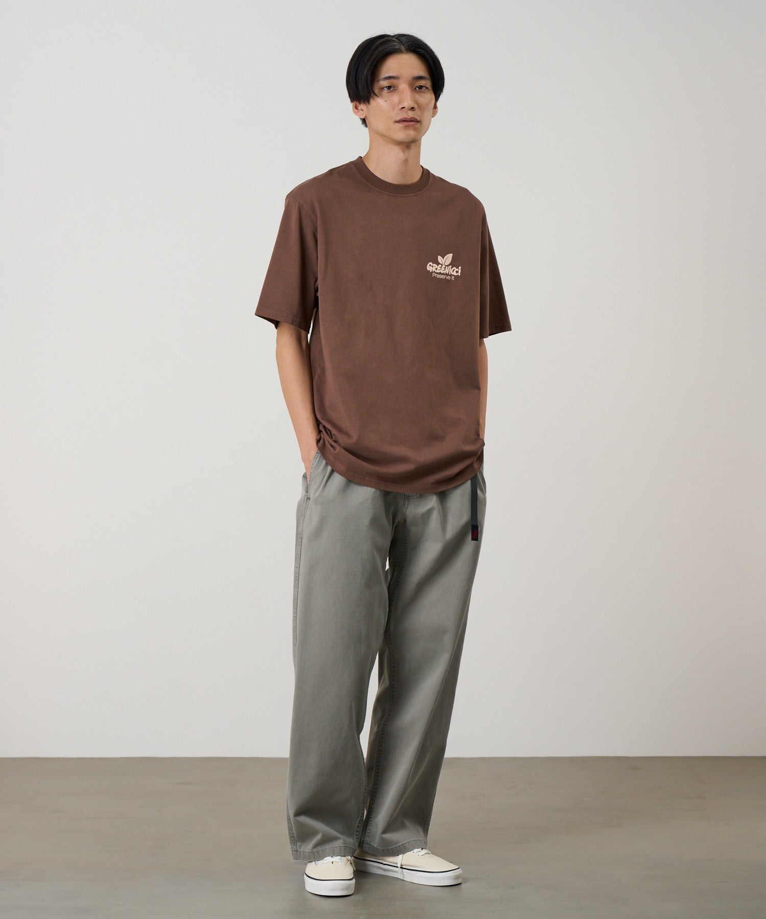 G6SM-P002-D_NATURALDYEDOLIVE_fitting_M1