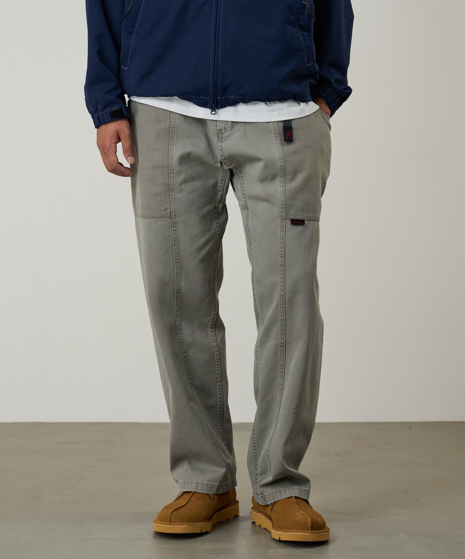 G6SM-P003-D_NATURALDYEDOLIVE_fitting_M2