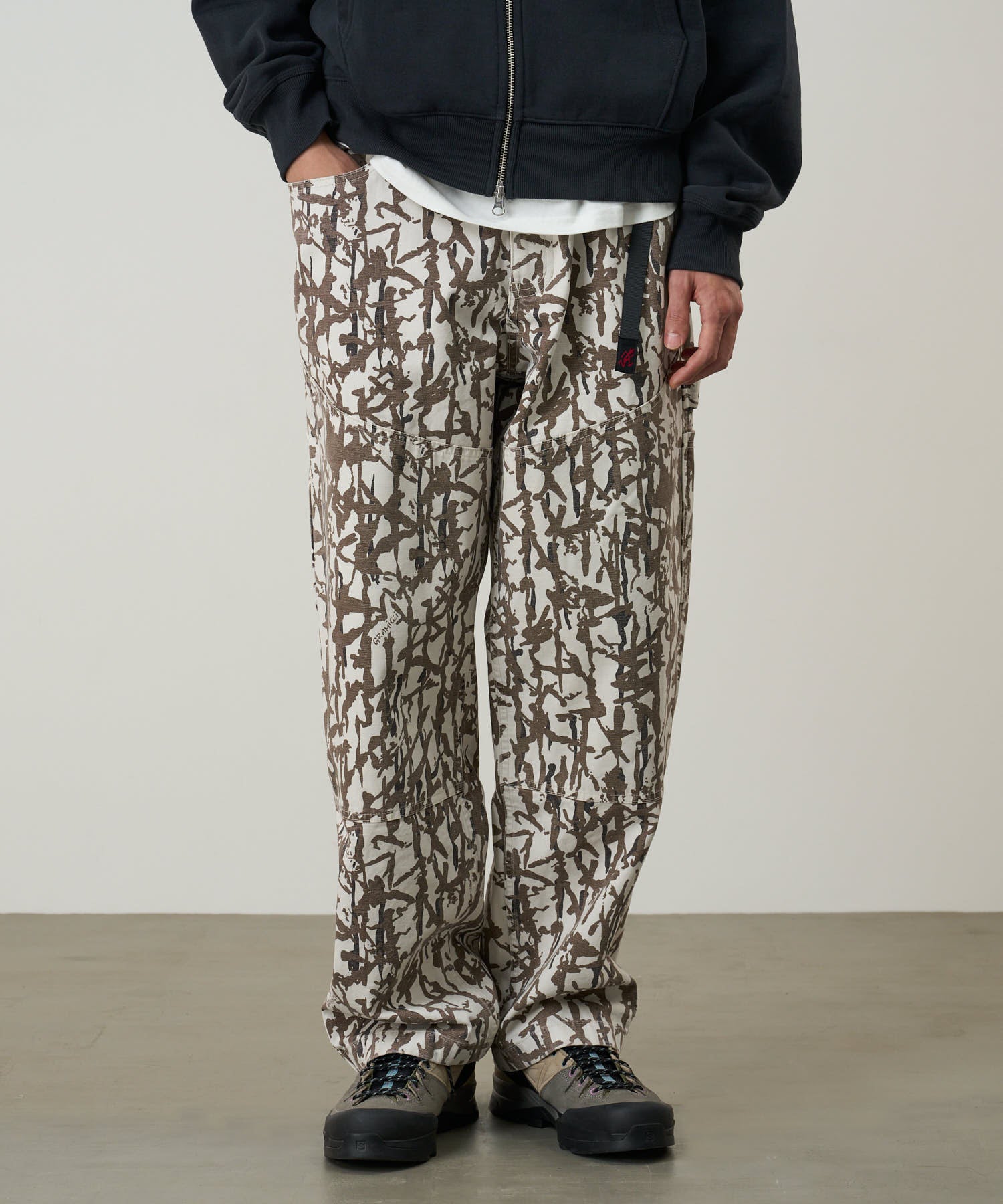 G6SM-P008_GREYREED_fitting_M4