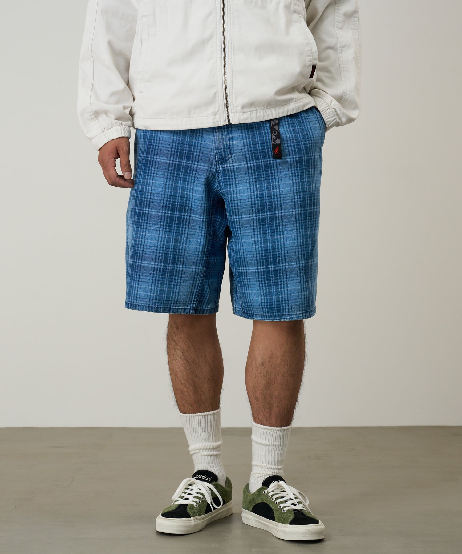 G6SM-P023_INDIGOCHECKEREDPLAID_fitting_M4