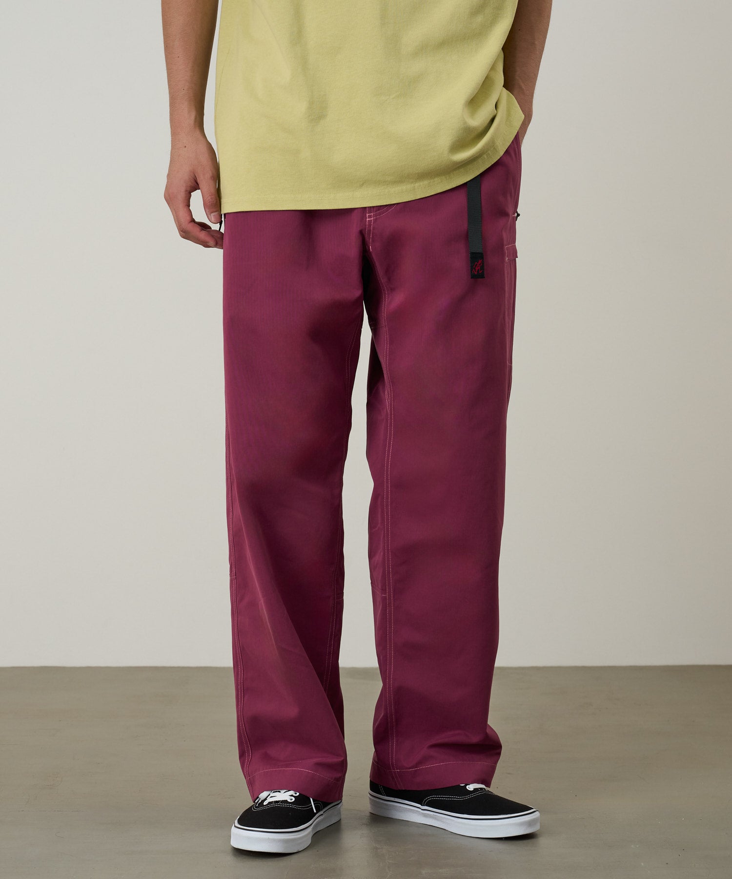 G6SM-P044_BURGUNDY_fitting_M2