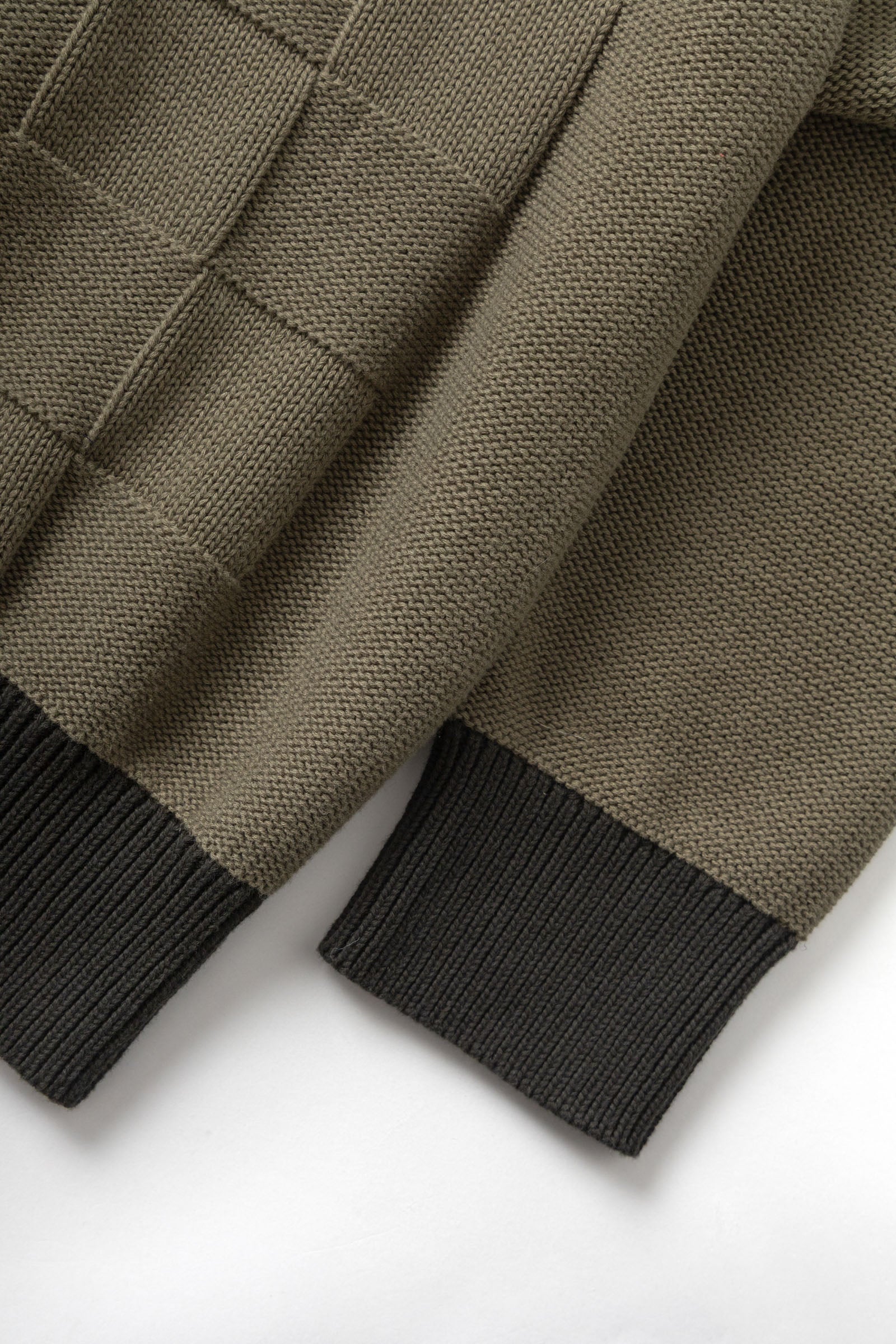 SW222-CheckPanelCardigan-Olive-03