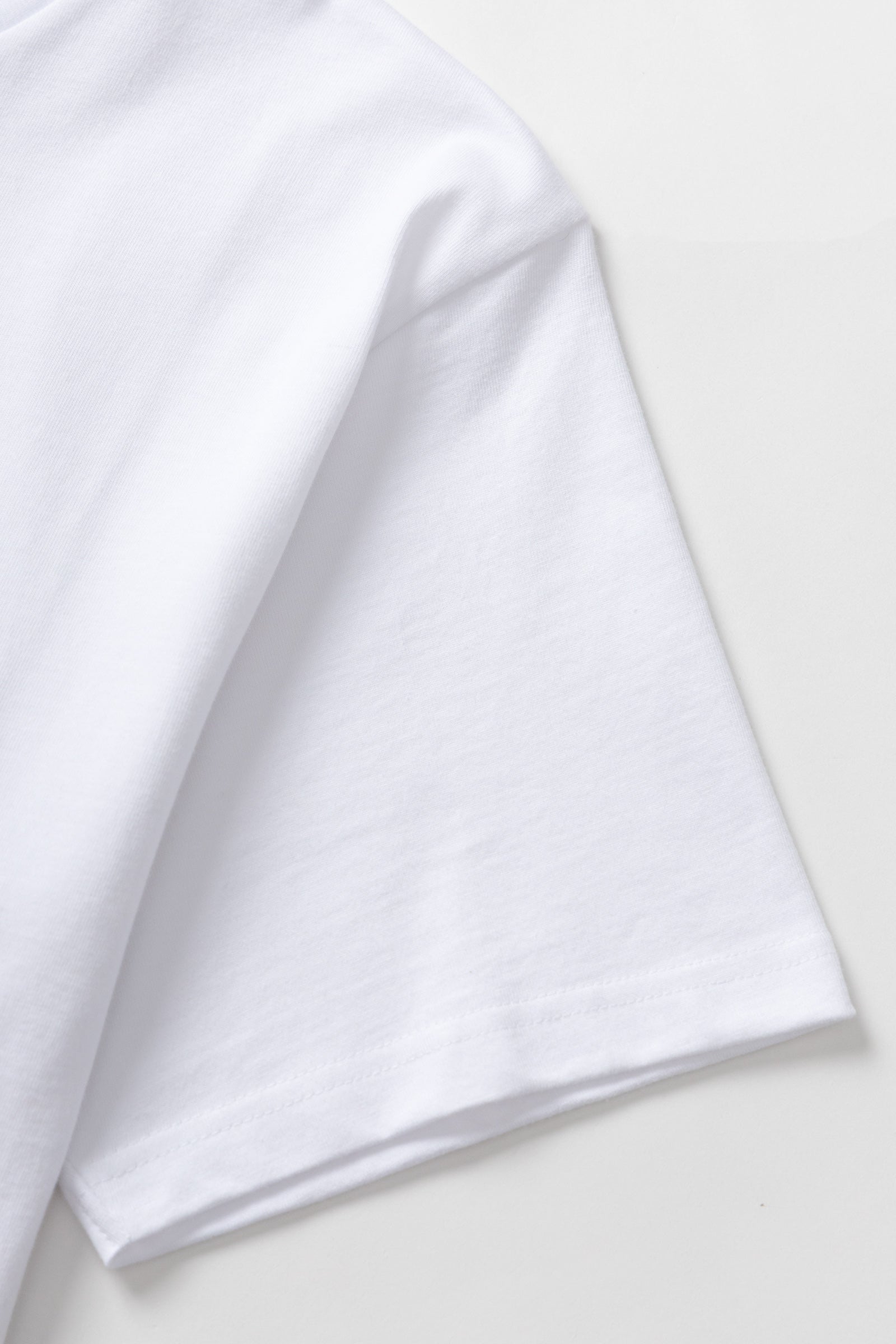 SW228-HomeComfortsTee-White-03