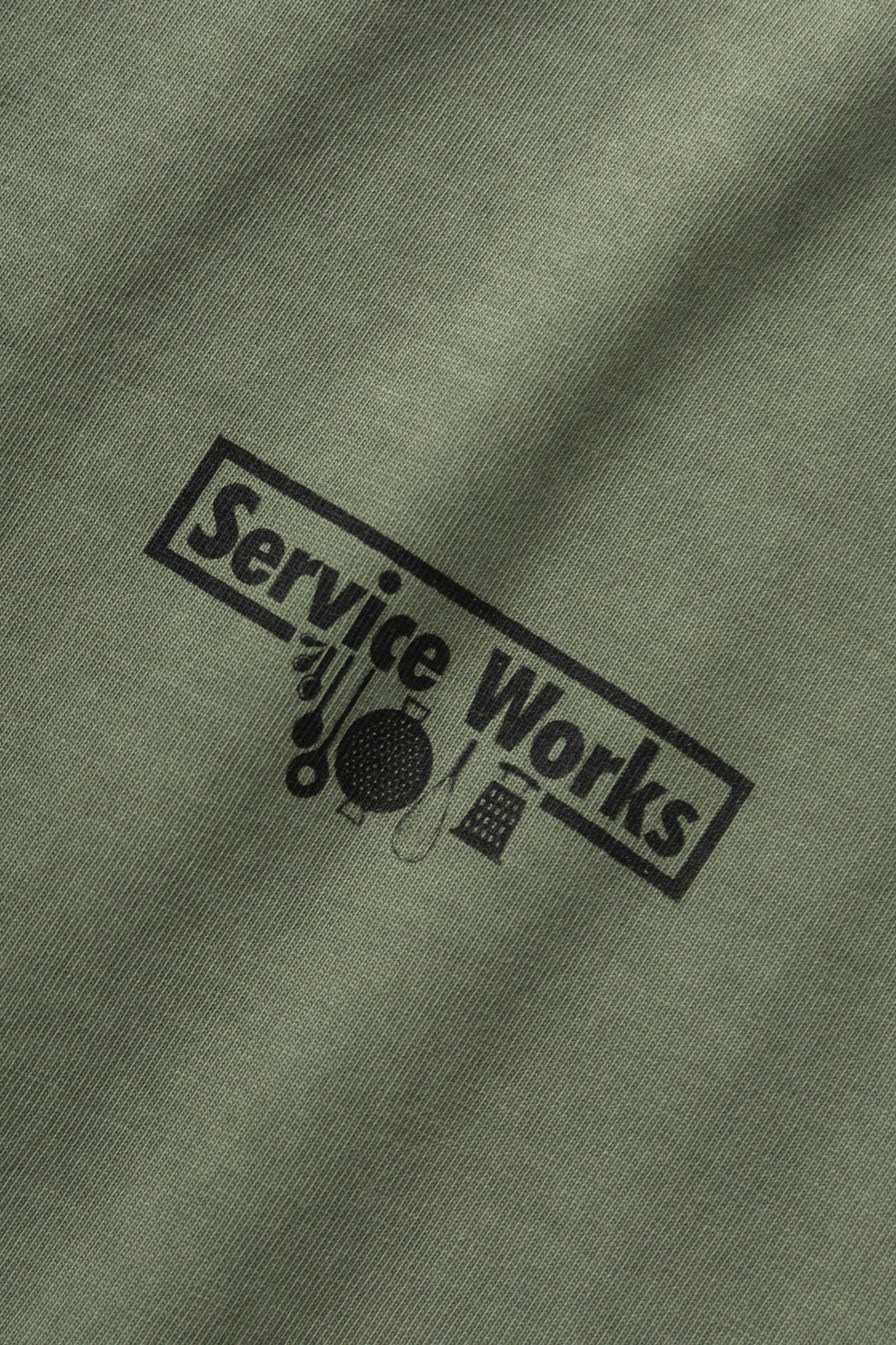 SW232-PigmentDyedTrademarkTee-Olive-04