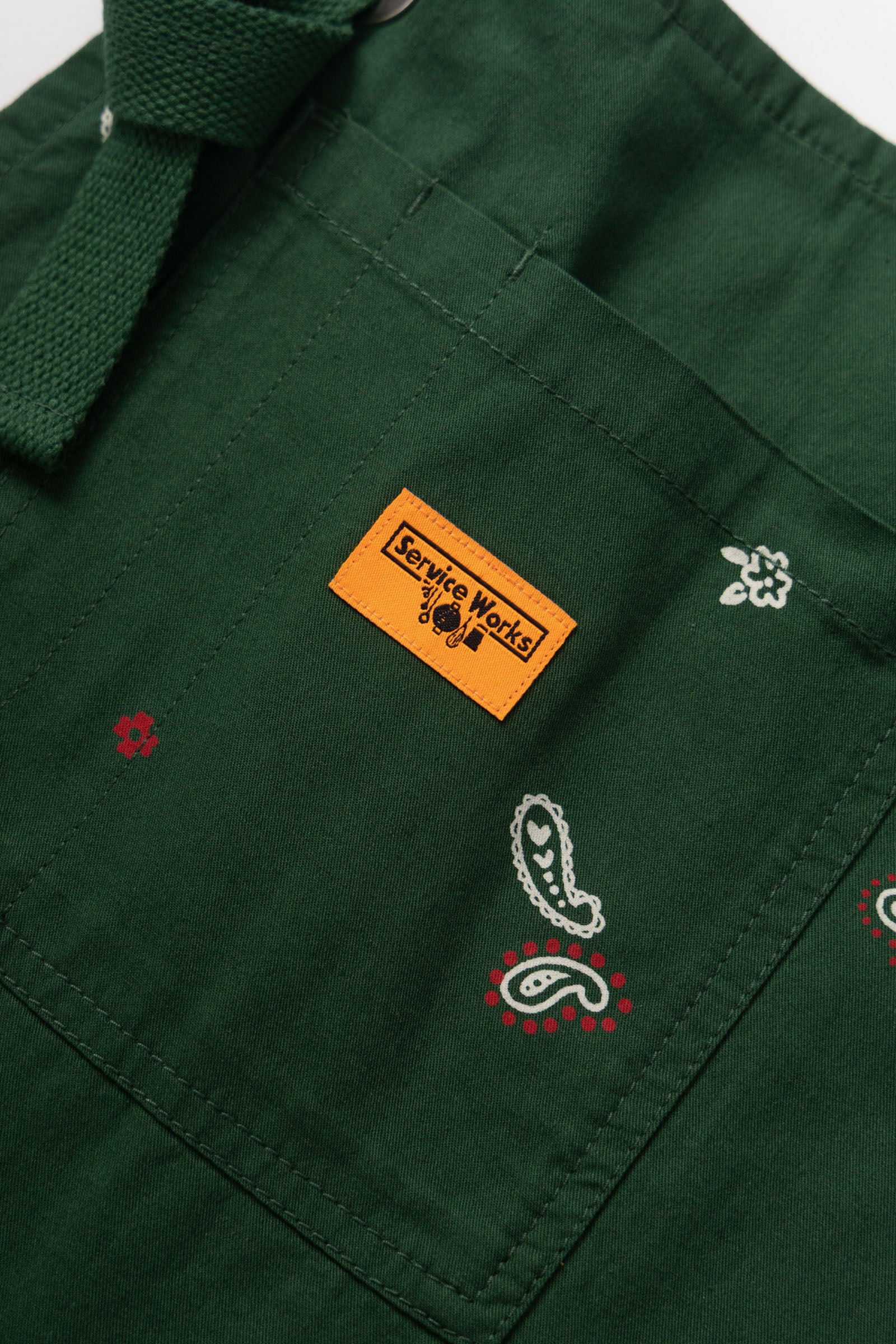 SW242-PaisleyApron-Forest-05