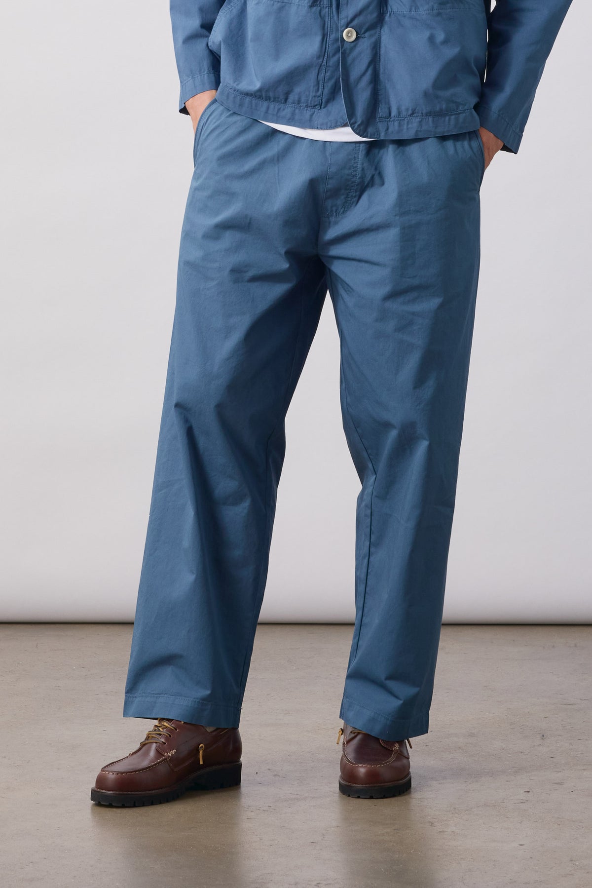 SW332-TechTwillEasyChefPants-Slate-2-OnModel