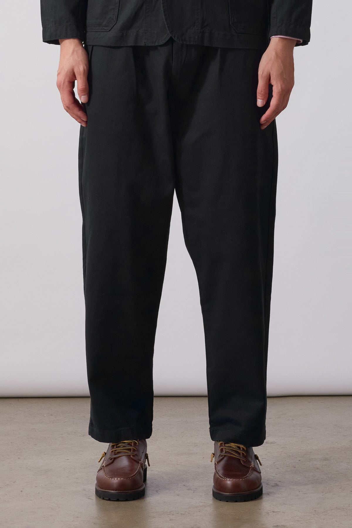 SW336-TwillPart-TimerPants-Black-1-OnModel