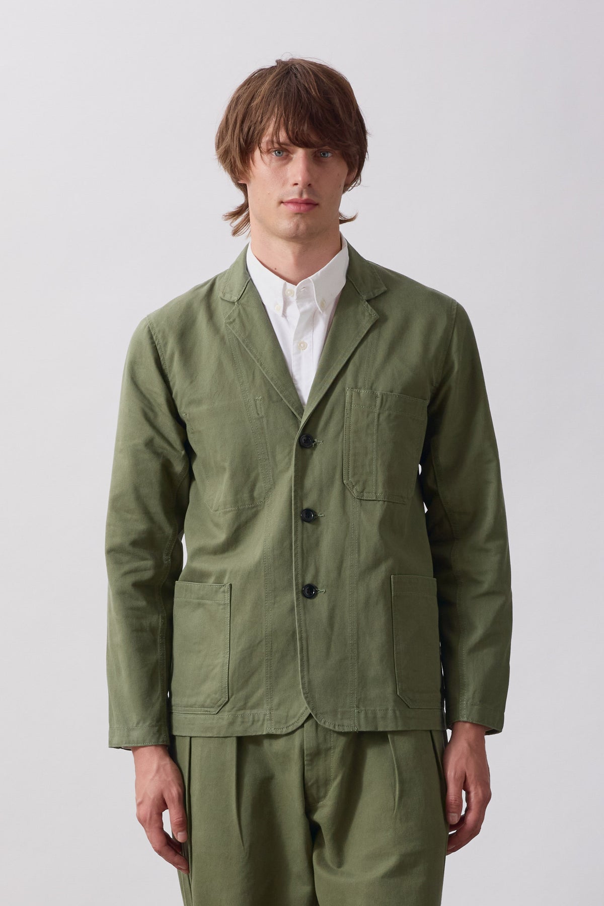 SW342-TwillServerSuit-Olive-3-OnModel