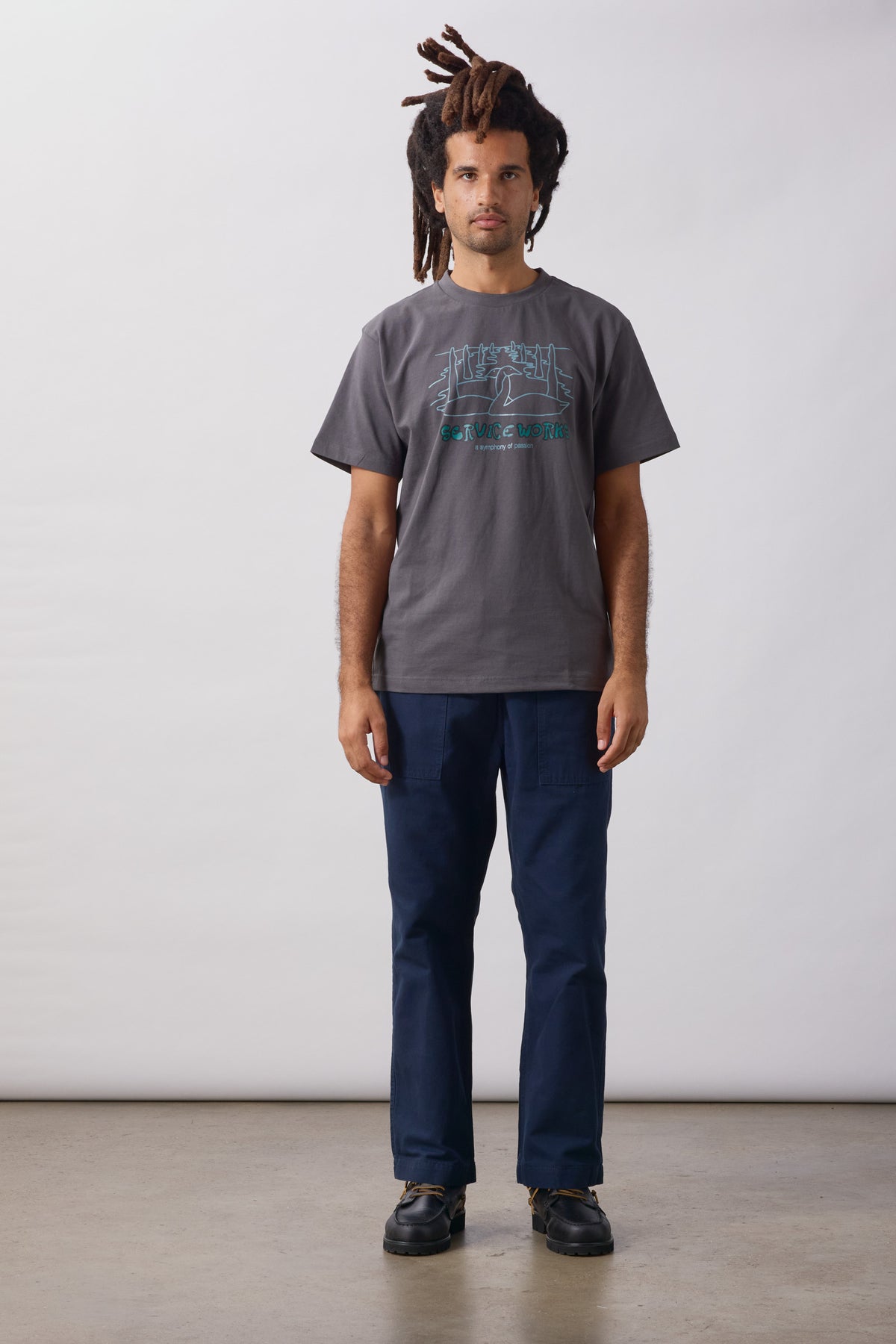 SW370-SymphonyTee-Midnight-1-OnModel