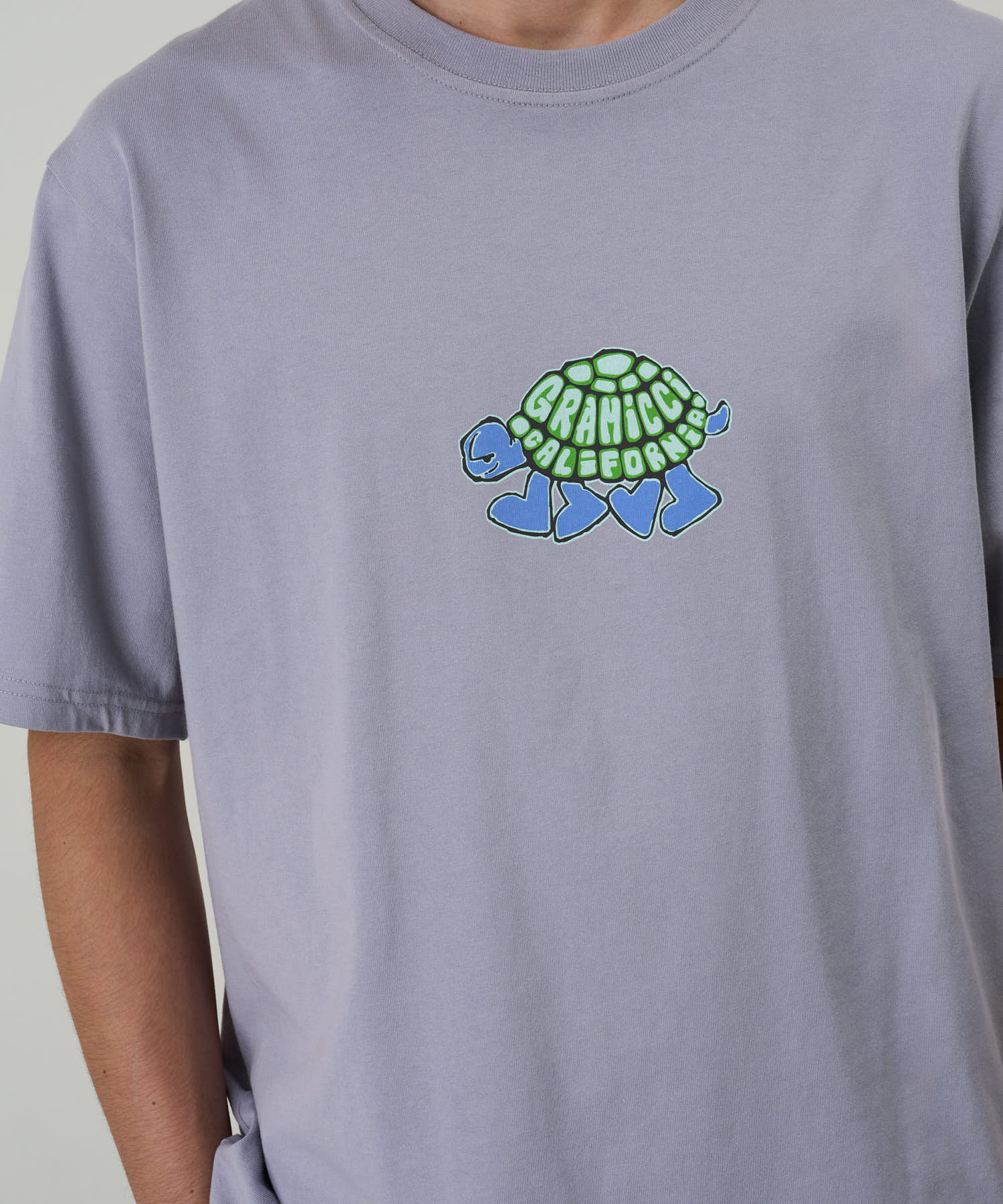 LE.SHOP Turtle Tee Lavender eco cotton t-shirt worn on model fit shot