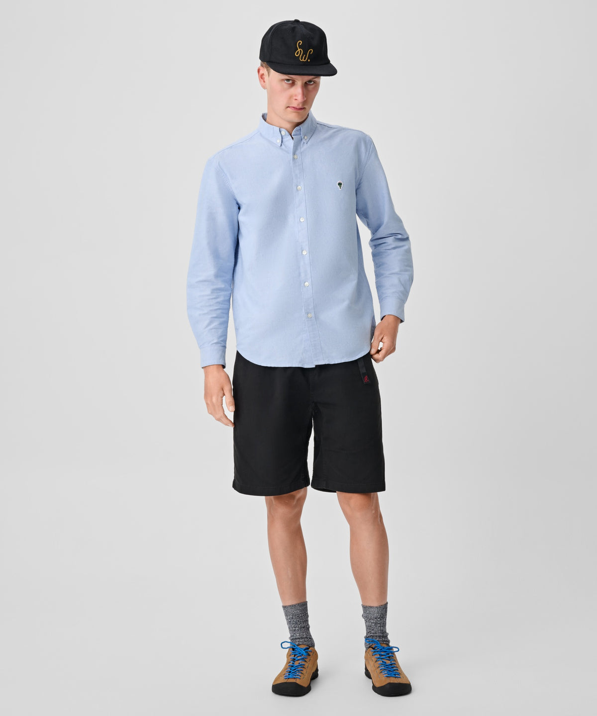 #001