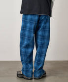 G5FM-P076_INDIGOCHECKEREDPLAID_fitting_M5