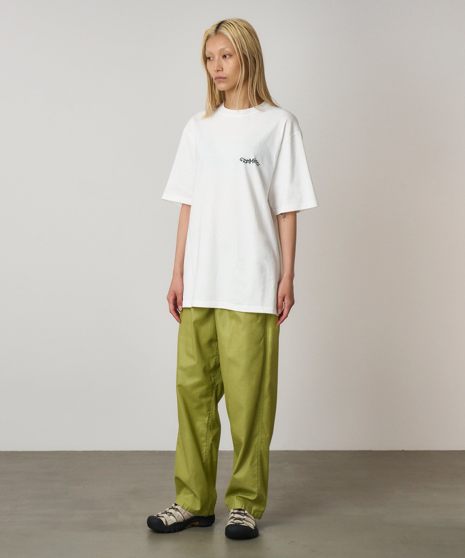 G5FU-T133_WHITE_fitting_U2