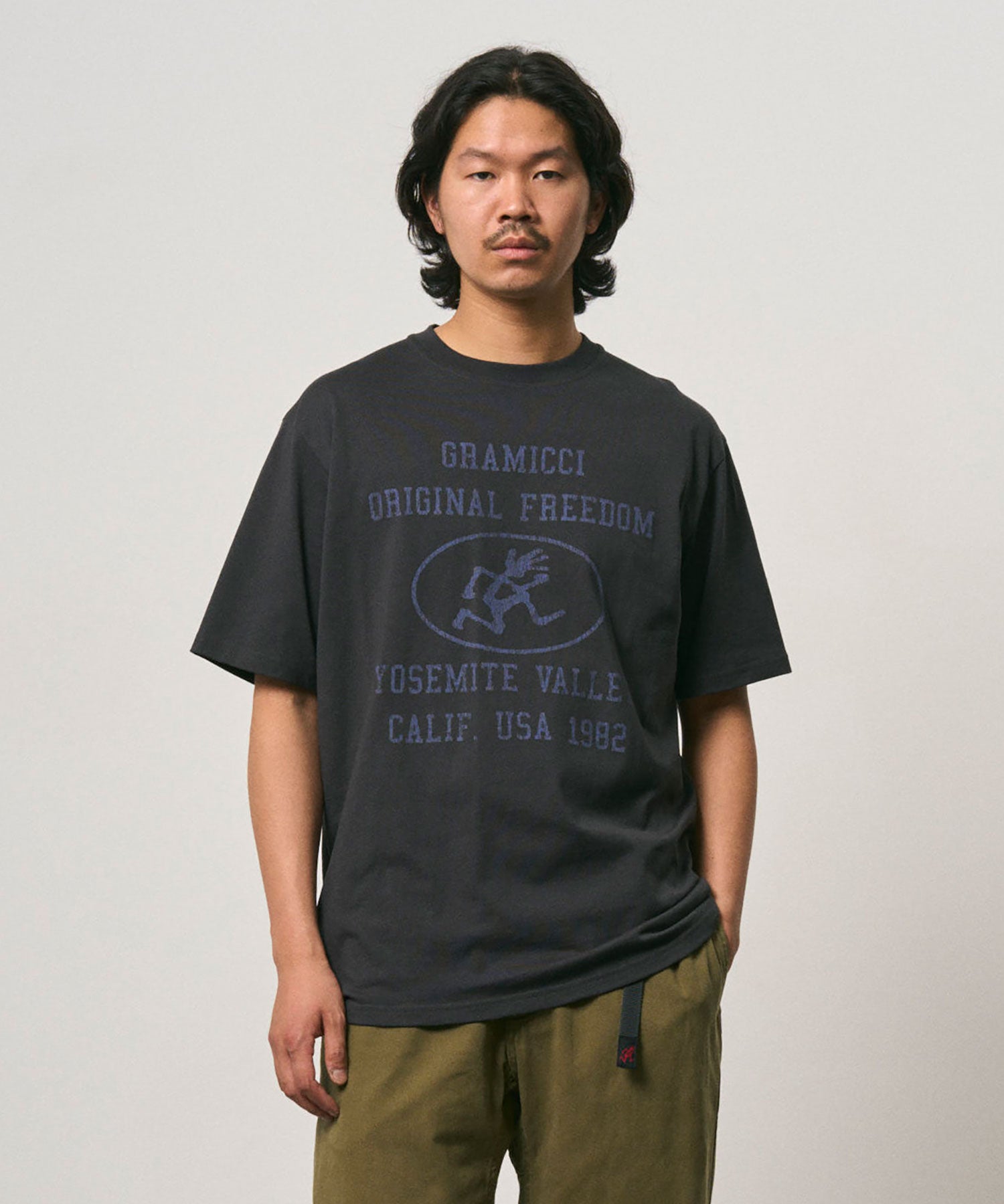 G6FM-T085_VINTAGEBLACK_fitting_M1