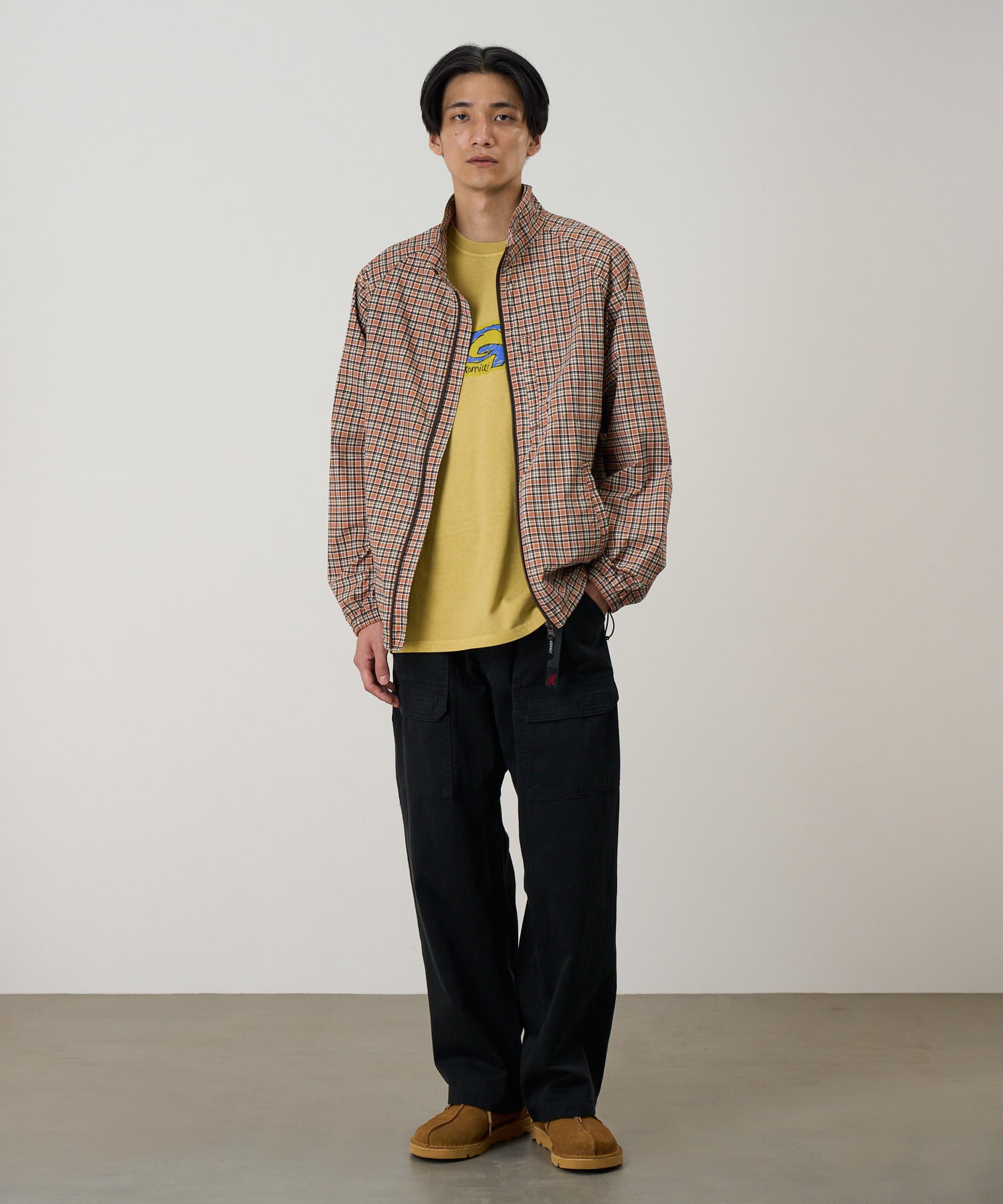 G6SM-P084_BLACK_fitting_M1