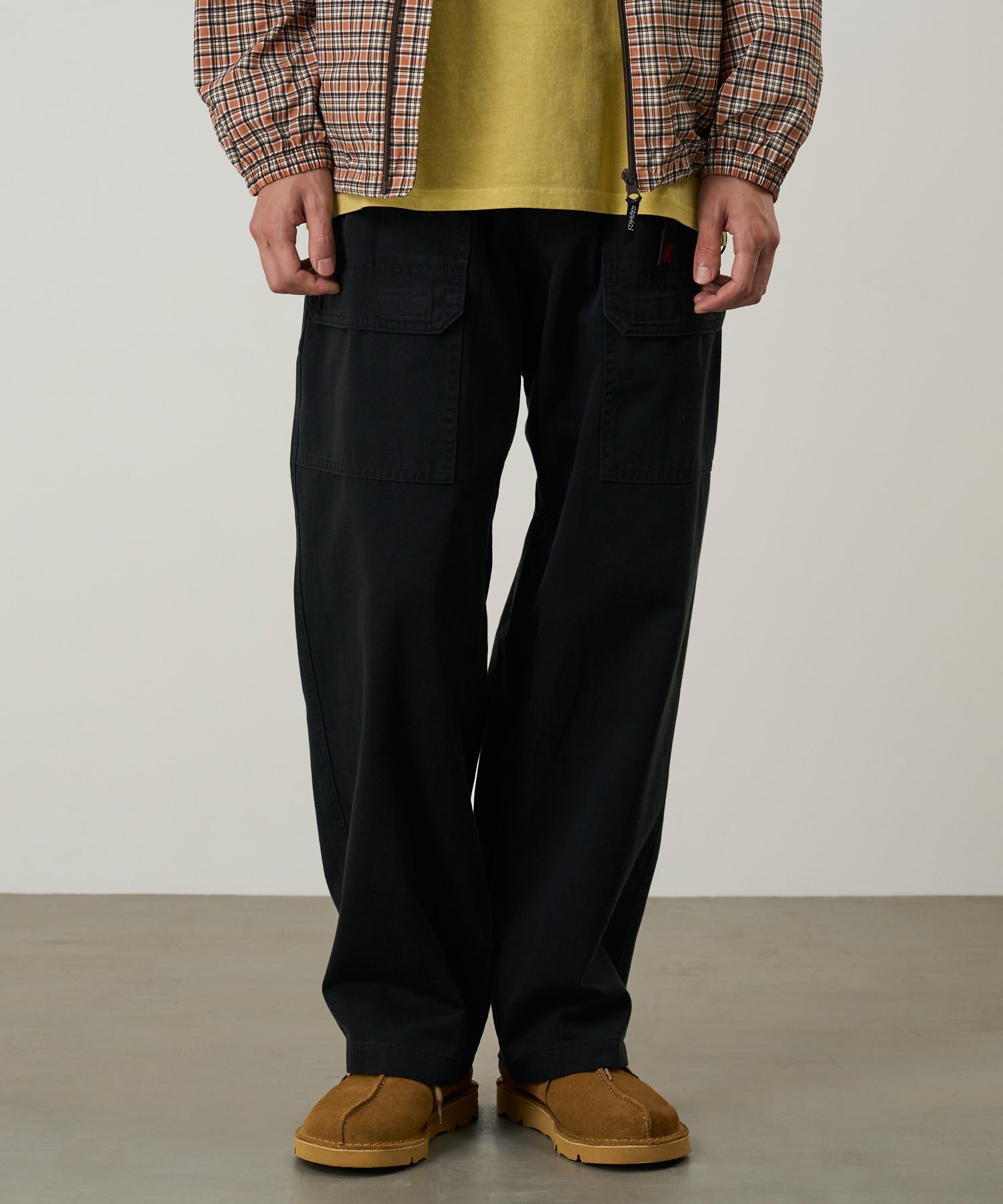 G6SM-P084_BLACK_fitting_M2