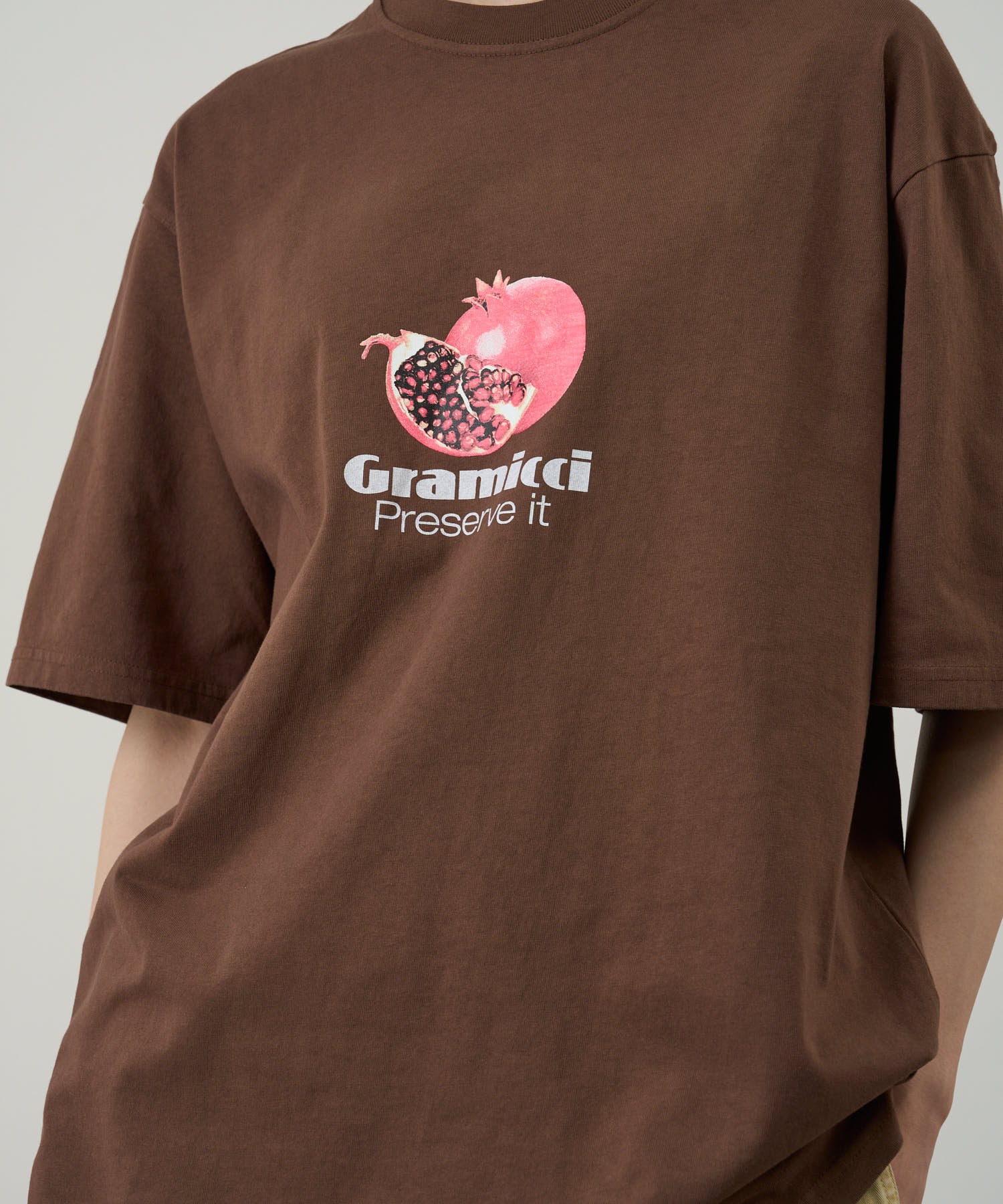 G6SU-T005-D_BROWN_fitting_W2