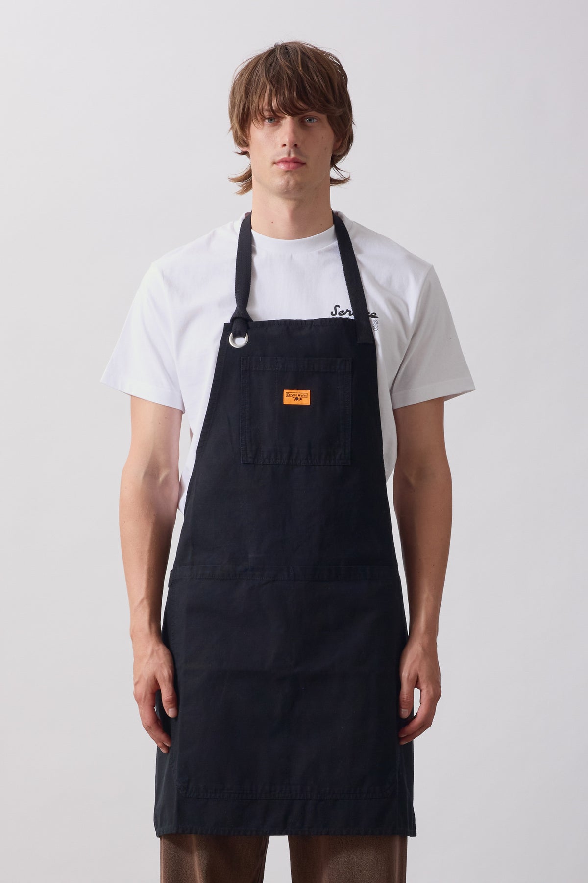 SW034-CanvasApron-Black-1-OnModel