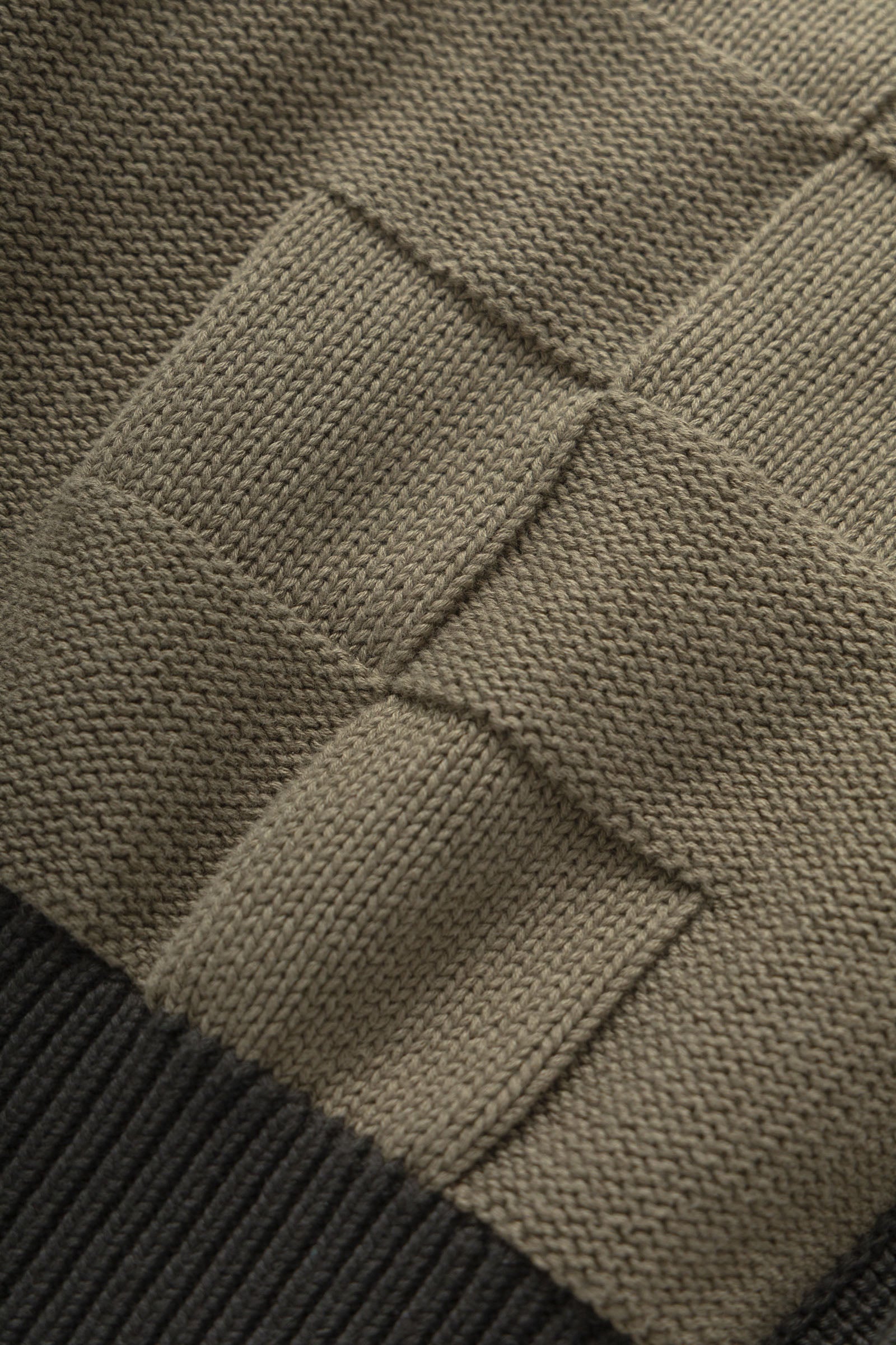 SW222-CheckPanelCardigan-Olive-04