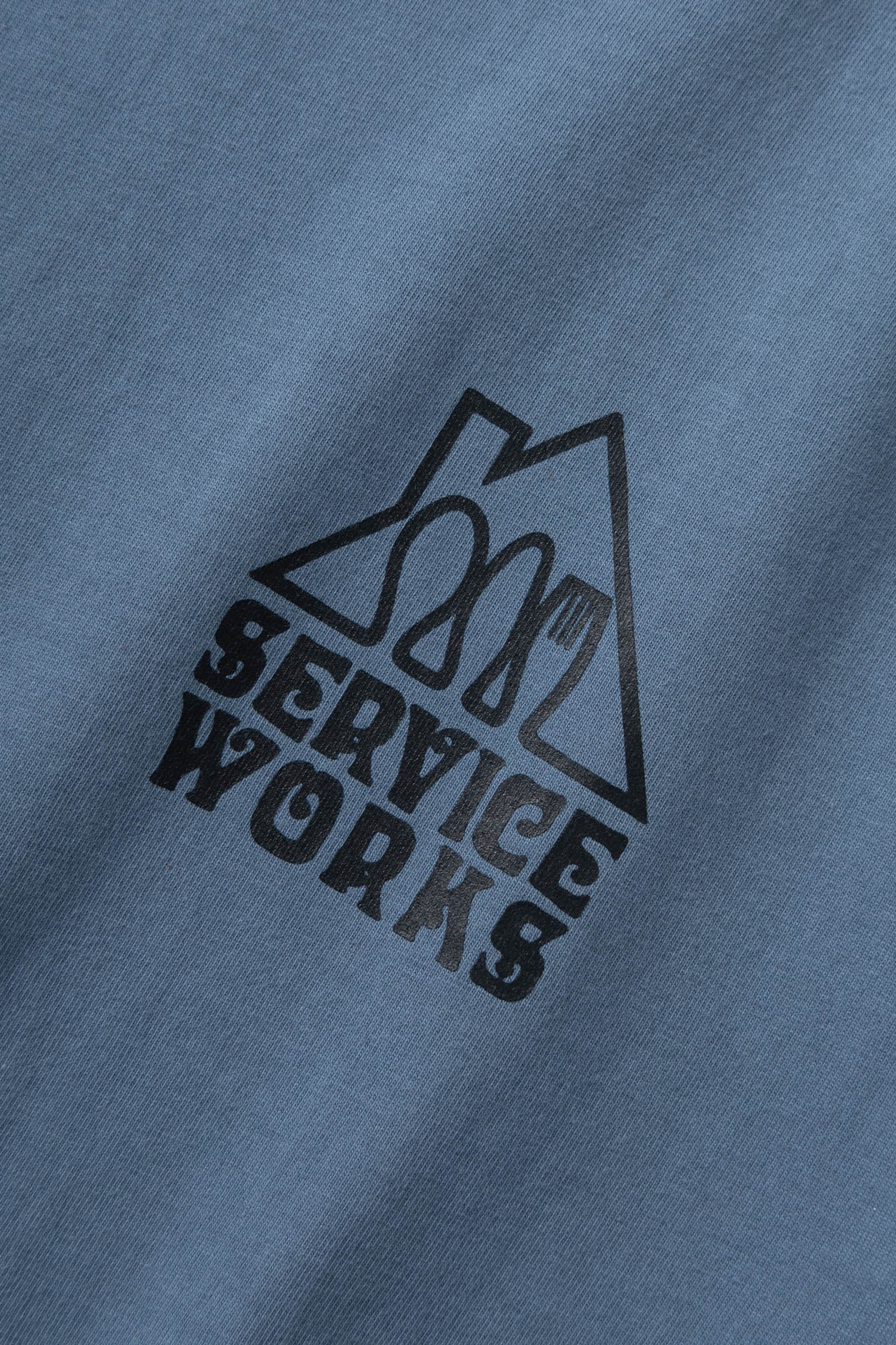 SW228-HomeComfortsTee-Slate-04