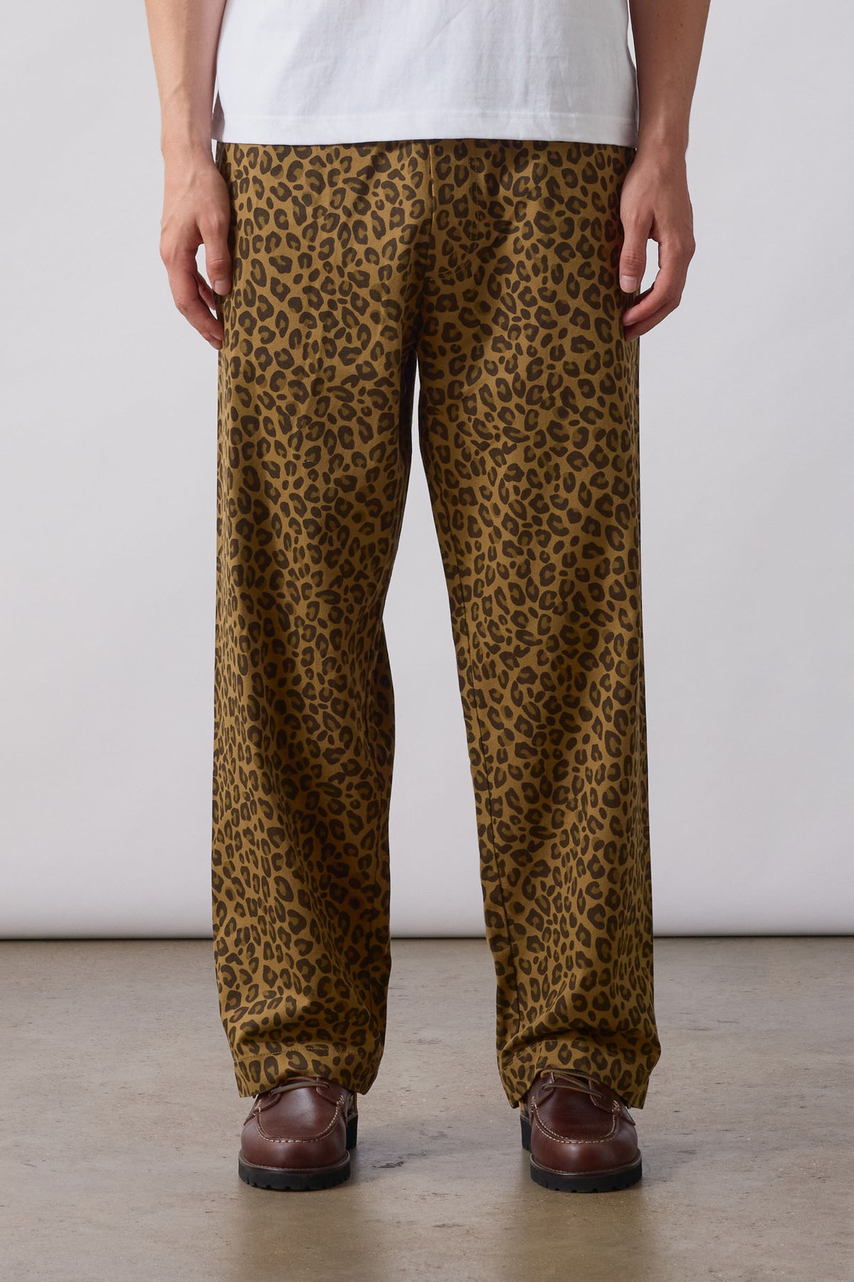 SW333-PatternedEasyChefPants-BrownLeopard-1-OnModel