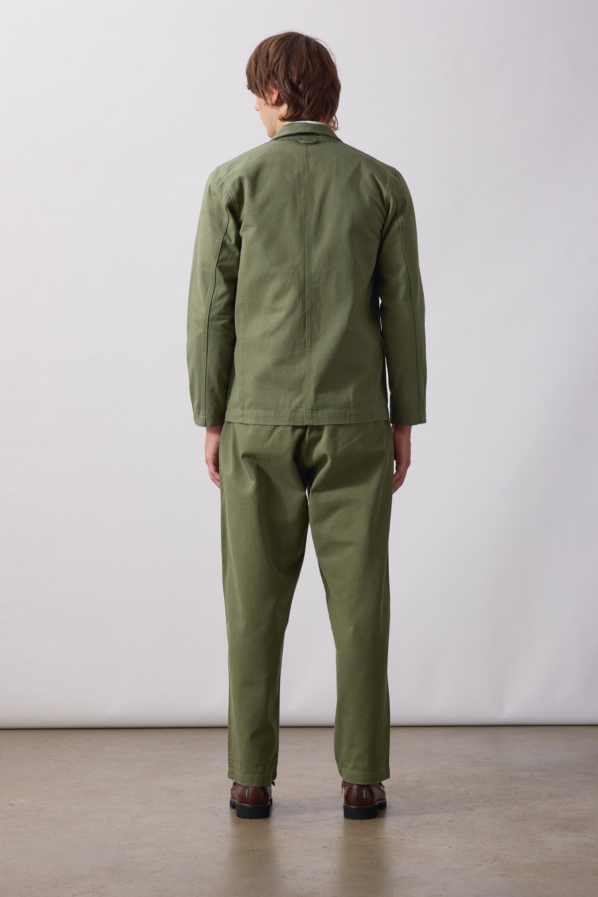 SW342-TwillServerSuit-Olive-4-OnModel