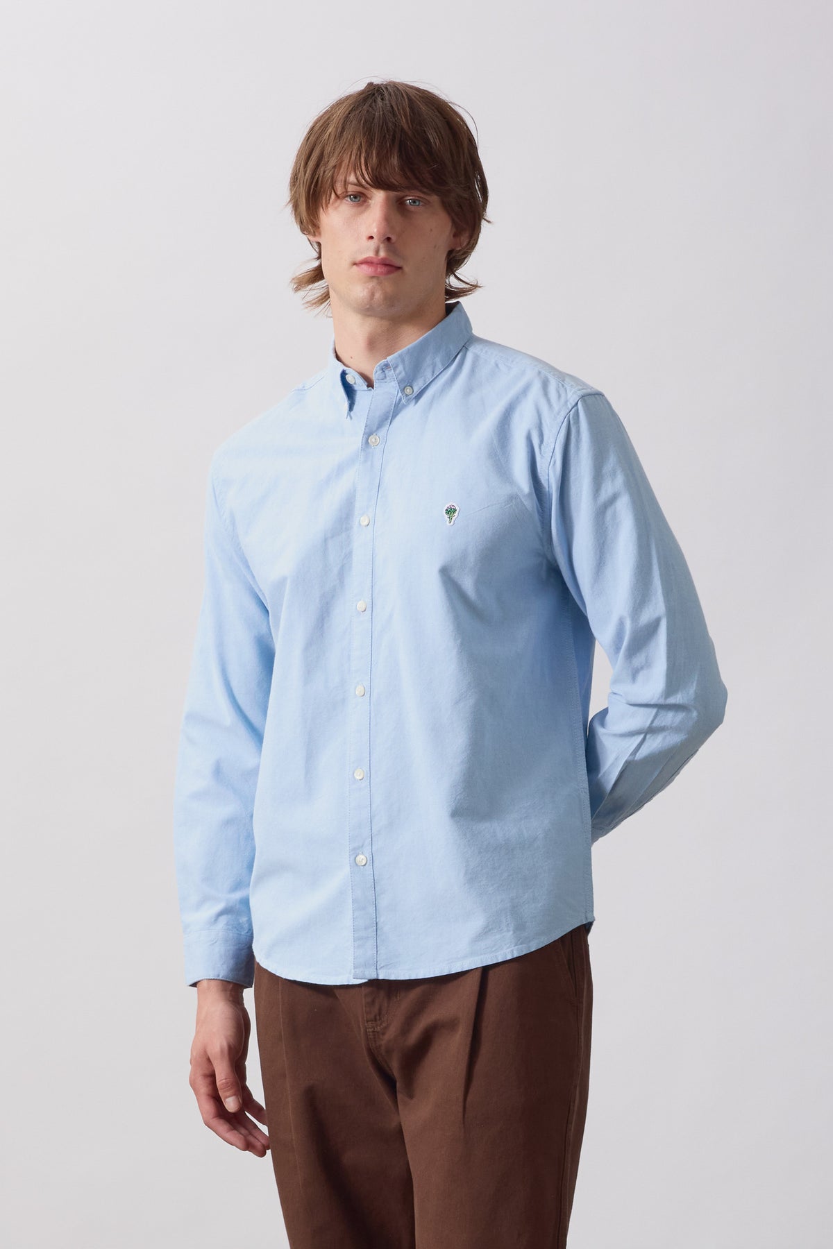 SW355-ArtichokeOxfordShirt-Blue-2-OnModel