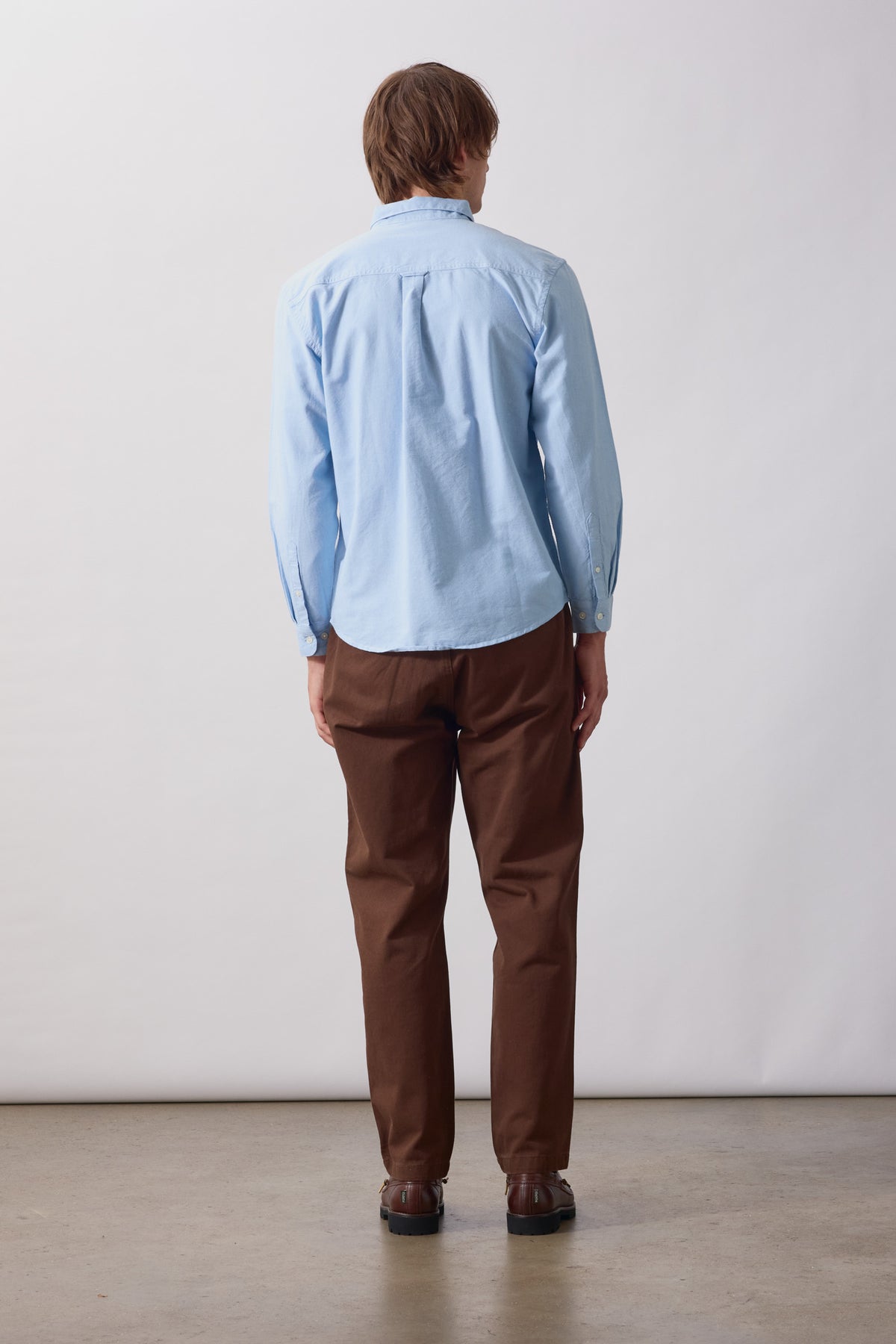 SW355-ArtichokeOxfordShirt-Blue-3-OnModel