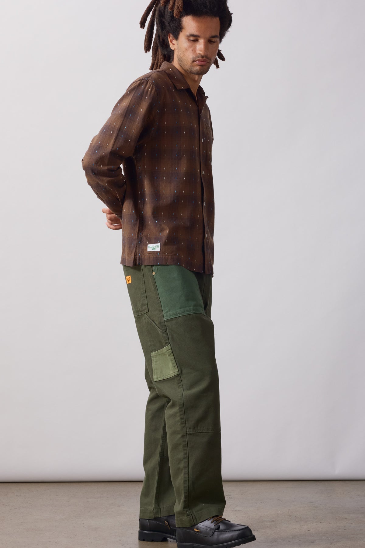 SW356-DragStitchResortShirt-Brown-3-OnModel