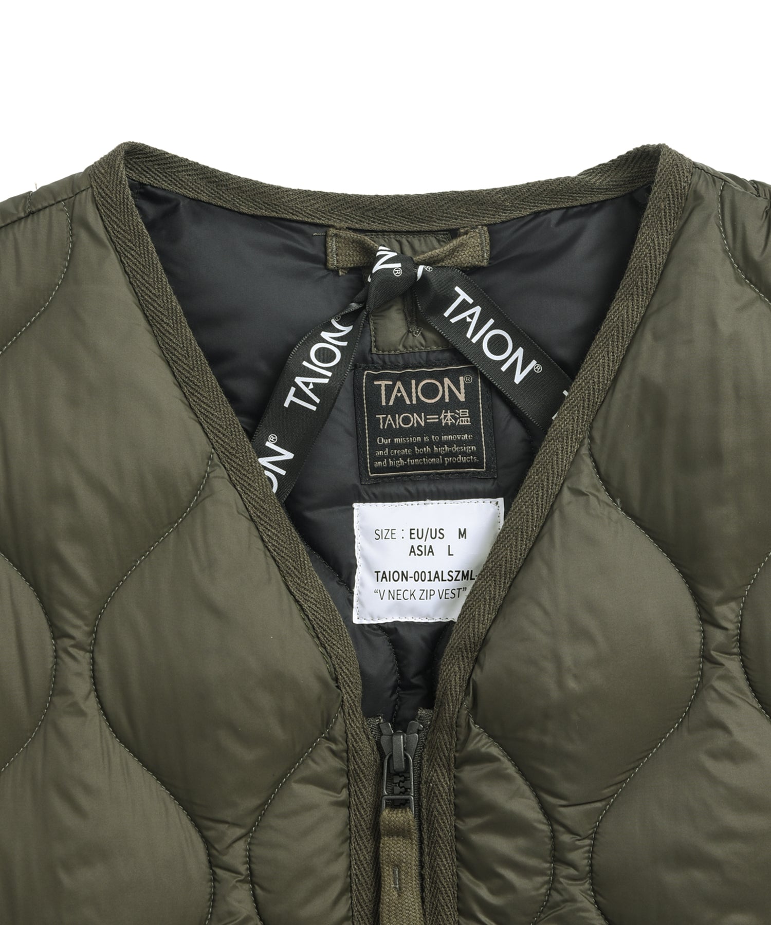 Collar detail of Taion Military V Neck W-Zip Down Jacket in Olive