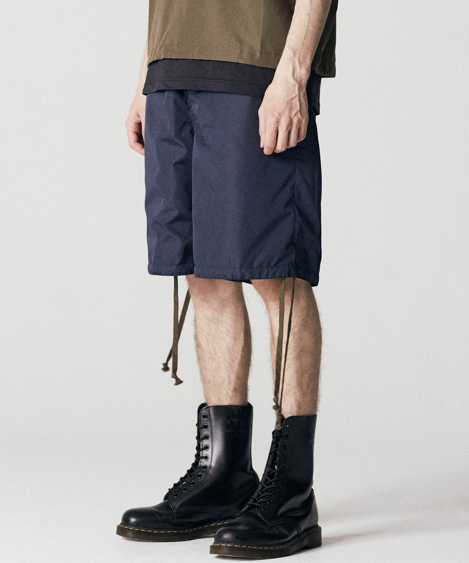 Taion Non Down Military Reversible Shorts in Dark Olive