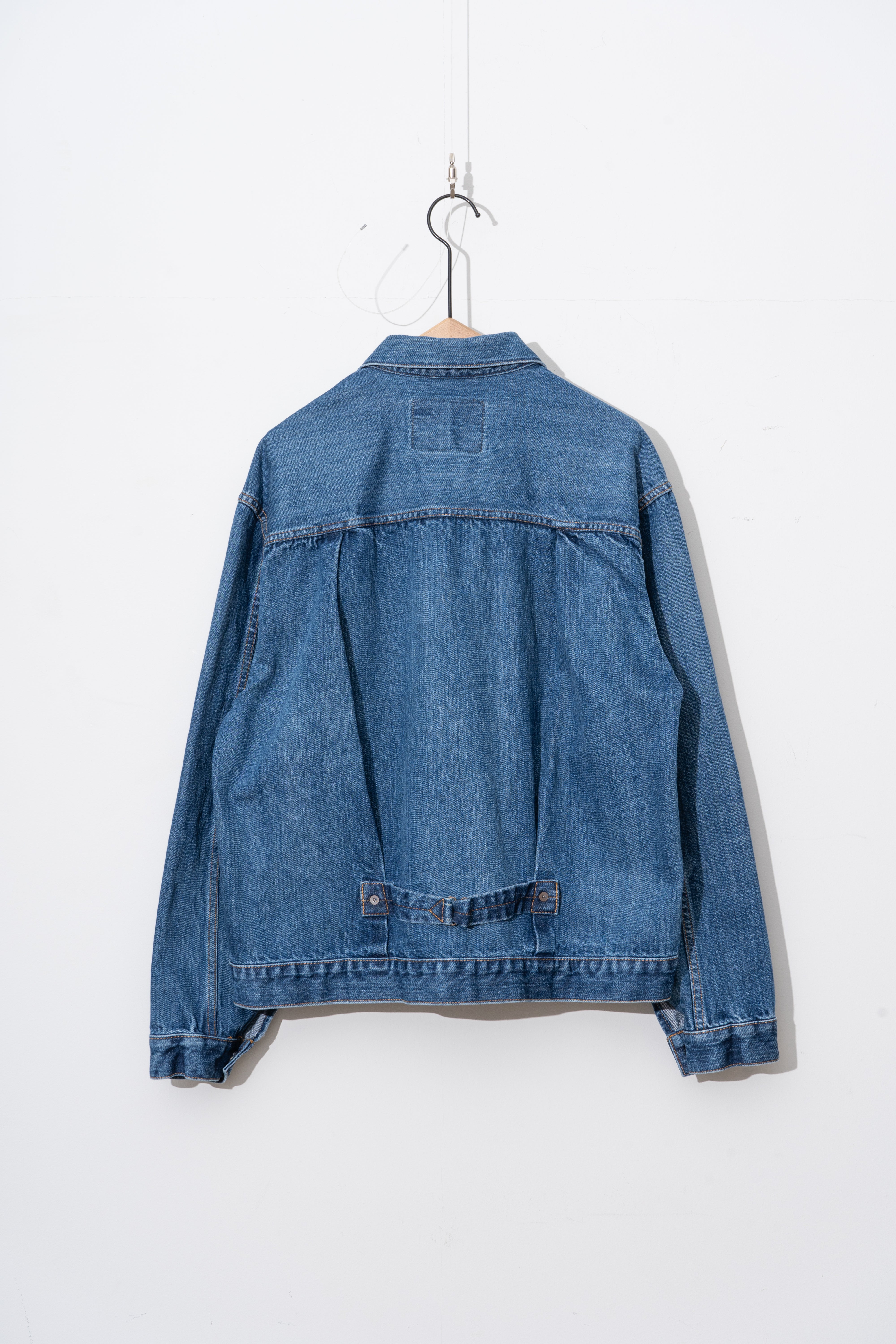 Premium streetwear outfit for men and women, modern casual fashion, front view on model